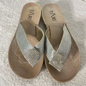 5/$25 Taxi Sparkly Silver Slip On Thong Sandals Flip Flops 37